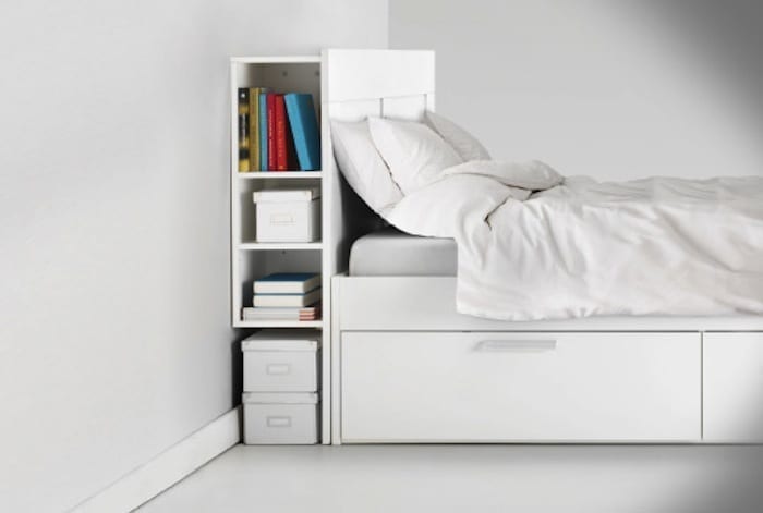 Bed with optimized storage space