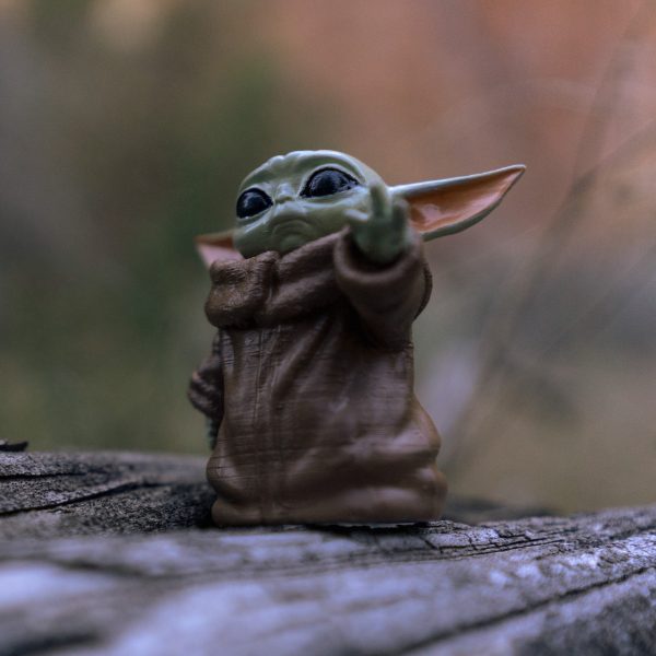 The Baby Yoda Way to Get Through the Stress of Moving [Memes] Featured Image